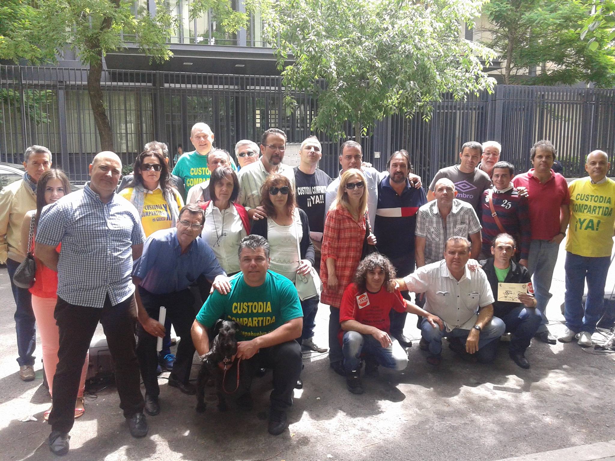 concentracion-ante-embajada-01