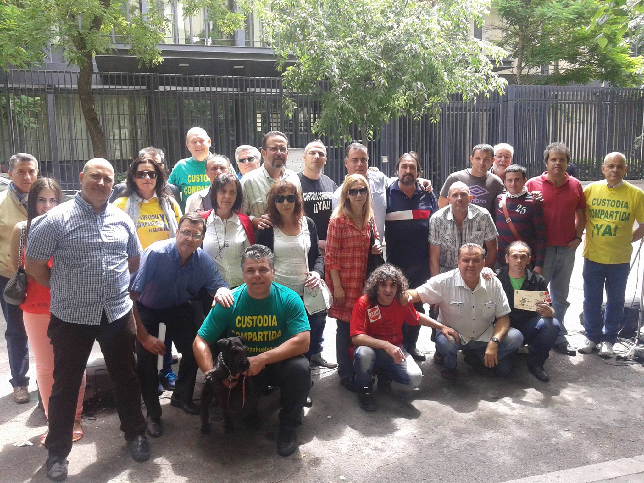 concentracion-ante-embajada-03