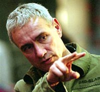 Roland Emmerich cambia de registro